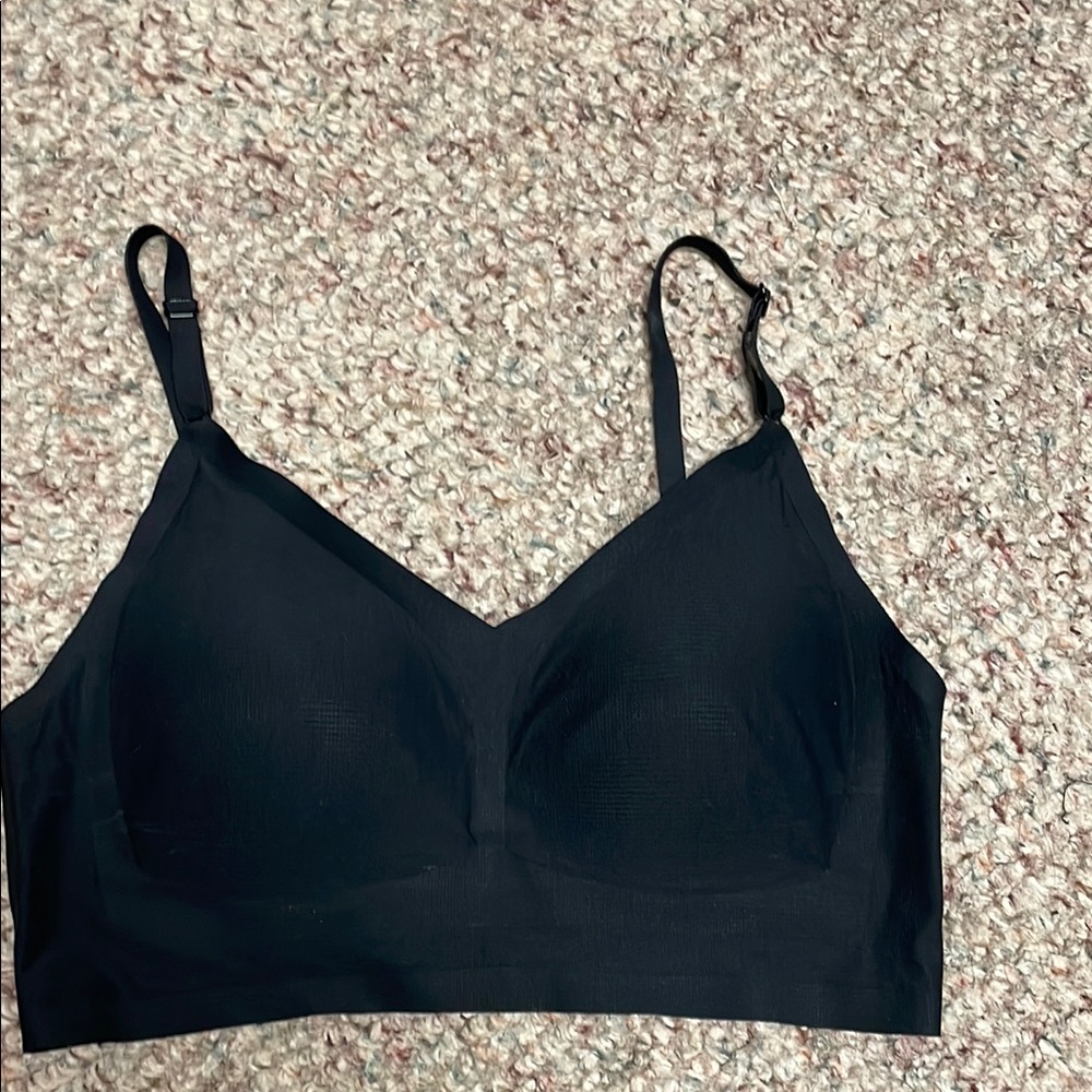 Understance Black Women's seamless underwire free padded Bra